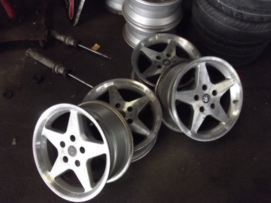 ต้องการขาย ล้อ BMW E34 ขอบ16"กว้าง7.5" ET20 R&amp;D WHEEL
