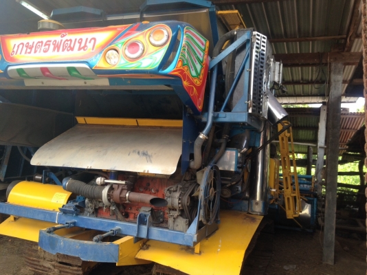 เกษตรพัฒนา  รถเกี่ยวข้าวอุ้ม รุ่น เศรษฐี