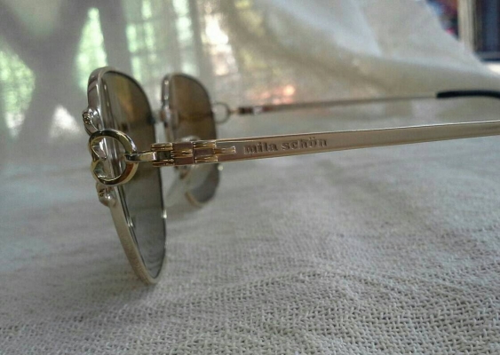 แว่นตาไททาเนียมอิตาเลียน mila schon made in Italy