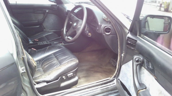 Bmw525ปี90เกียออโต เครื่องToyota2Jใช้น้ำมันและแก๊สLPGหัวฉีด75000