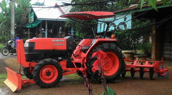 ขาย4508di  ปรับสภาพลดราคา290000พร้อมใช้อุปกรณครบสามชิ้นราคาต่่อรองคุยกันได้ เอารถสภาพดีไปใช้ไมต้องปวดหัวเรื่องซ่่่่อมครับ