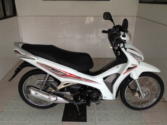 Wave125i สต๊าดเท้า โฉมปัจจุบัน วิ่ง8000 ปี56 (ของแถม 4 รายการ)