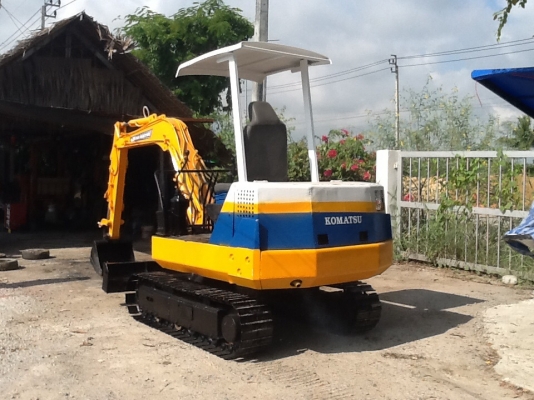 Komatsu pc20-6 เก่าญี่ปุ่น สภาพดี มีไลด์หัวเจาะกระแทก ทำสีใหม่เรียบร้อย Komatsu pc20-6 เก่าญี่ปุ่น สภาพดี มีไลด์หัวเจาะกระแทก ทำสีใหม่เรียบร้อย