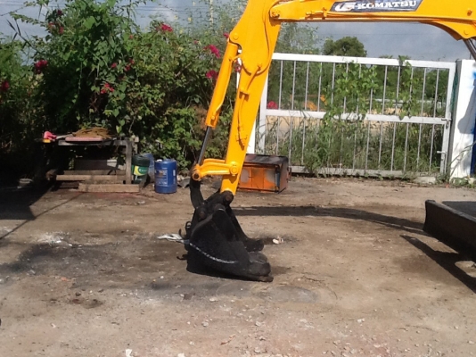 Komatsu pc20-6 เก่าญี่ปุ่น สภาพดี มีไลด์หัวเจาะกระแทก ทำสีใหม่เรียบร้อย Komatsu pc20-6 เก่าญี่ปุ่น สภาพดี มีไลด์หัวเจาะกระแทก ทำสีใหม่เรียบร้อย