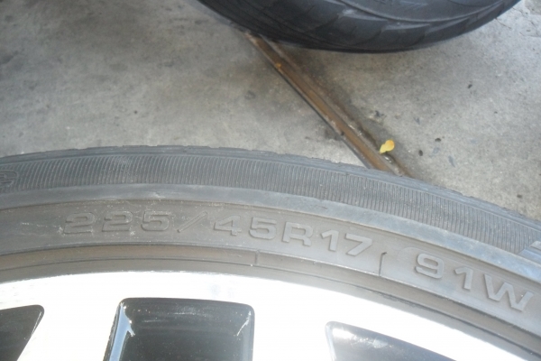 ล้อแม็ก 17นิ้ว5รู114 พร้อมยาง สวยๆ 4 ล้อ ราคา 6900 บาท