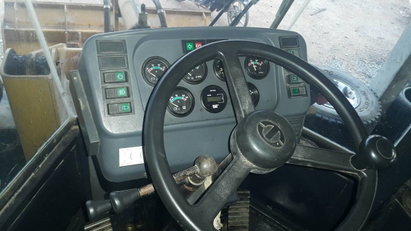 Sem  รถตักล้อยาง  สภาพดี  พร้อมใช้