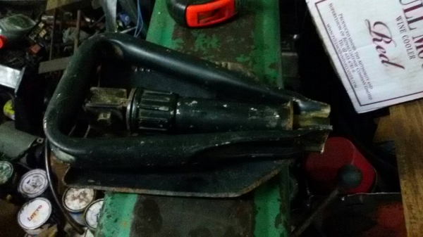 พลั่วสนามของทหาร