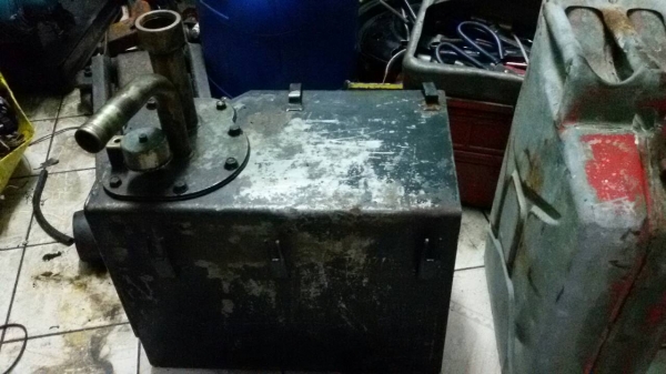 ถังน้ำมันไฮ่ดรอลิค