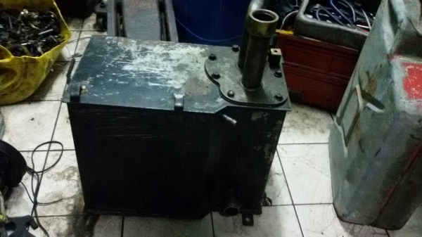 ถังน้ำมันไฮ่ดรอลิค