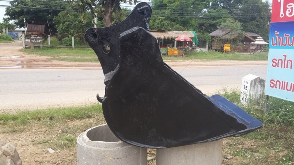 ขายบุ้งกี๋แบคโฮ ขนาด 80 ซม.