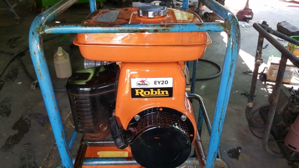 ปั้มน้ำ 5 แรง โรบิน ออก 3 นี้ว กับ มิซู 6 แรง ออก 2.5 นิ้ว