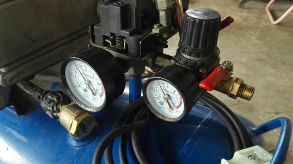 ======== Sold Out!! ======== ปั้มลม PUMA ขนาดเล็ก 3 HP. 220V. ถัง 50 ลิตร สภาพสวยใหม่พร้อมใช้!! 089-2499-123 นครปฐม