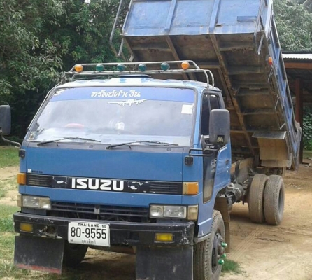หกล้อ อีซูซุ NPR135 ดั้ม5คิว สภาพดีสวยบางเดิมช่วงล่างใหญ่ พร้อมใช้งาน ทะเบียนพร้อมโอน