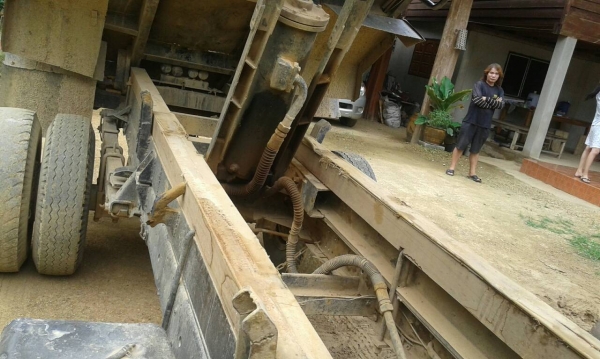 หกล้อ อีซูซุ NPR135 ดั้ม5คิว สภาพดีสวยบางเดิมช่วงล่างใหญ่ พร้อมใช้งาน ทะเบียนพร้อมโอน