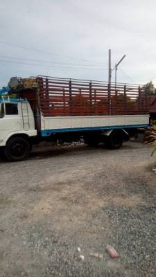 ขายรถ 6ล้อ กระบะพร้อมคอก  400,000 บ.