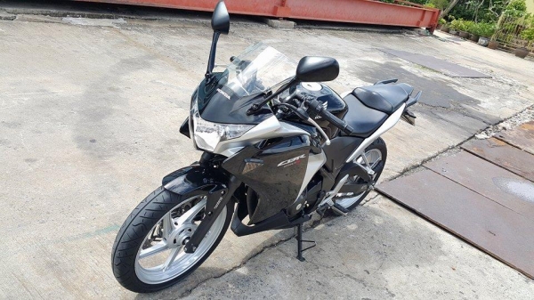 รถบ้านมือเดียว Cbr250 ABS 2012 วิ่งน้อย สวยๆ ขายถูก ต่อรองได้ครับ
