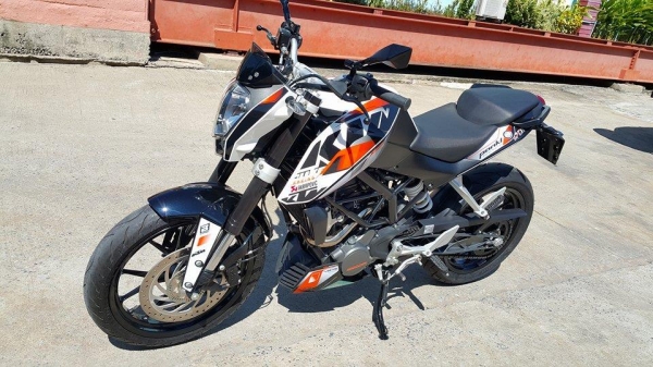 Duke200 ตัว TOP มี ABS วิ่ง 3090 กิโล สวยกิก ขายถูก ต่อรองได้ครับ
