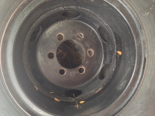 ขายล้อ ขอบ20 น๊อต 6ตัว กะทะแถมยาง
