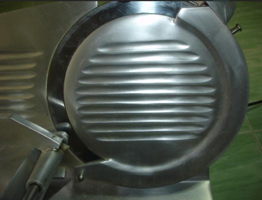 ขายเครื่องสไลด์เนื้อขนาด 12 นิ้ว MACCHI   made in italy