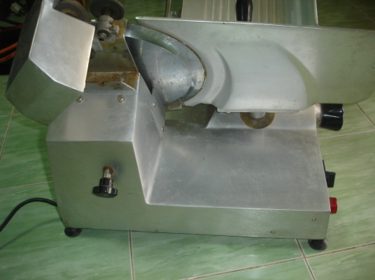 ขายเครื่องสไลด์เนื้อขนาด 12 นิ้ว MACCHI   made in italy