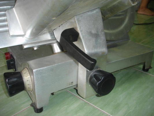 ขายเครื่องสไลด์เนื้อขนาด 12 นิ้ว MACCHI   made in italy