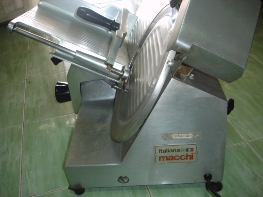 ขายเครื่องสไลด์เนื้อขนาด 12 นิ้ว MACCHI   made in italy