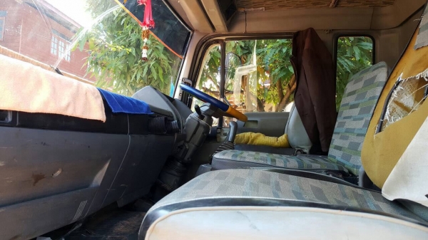 ขาย 10 ล้อดั้ม HINO FM3M คัสซีสวยตลอดเส้น เครื่องเดิม M10C 240 แรงม้า เกียร์เดิม สโลว์เดิม แอร์เย็น ช่วงล่าง ZM ทะเบียนพร้อมโอน ขาย 10 ล้อดั้ม HINO FM3M คัสซีสวยตลอดเส้น เครื่องเดิม M10C 240 แรงม้า เกียร์เดิม สโลว์เดิม แอร์เย็น ช่วงล่าง ZM ทะเบียนพร้อมโอน