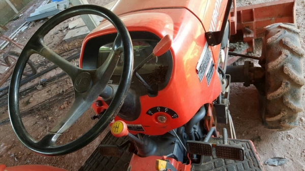 ขายรถไถ KUBOTA 3608 ปี 53 เอกสารเล่มทะเบียนครบ รถใช้งานน้อย อุปกรณ์มีผานดันหน้า ผาน 4 และผาน 5 ขายรถไถ KUBOTA 3608 ปี 53 เอกสารเล่มทะเบียนครบ รถใช้งานน้อย อุปกรณ์มีผานดันหน้า ผาน 4 และผาน 5