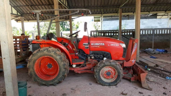 ขายรถไถ KUBOTA 3608 ปี 53 เอกสารเล่มทะเบียนครบ รถใช้งานน้อย อุปกรณ์มีผานดันหน้า ผาน 4 และผาน 5 ขายรถไถ KUBOTA 3608 ปี 53 เอกสารเล่มทะเบียนครบ รถใช้งานน้อย อุปกรณ์มีผานดันหน้า ผาน 4 และผาน 5
