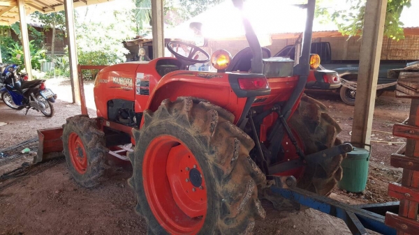ขายรถไถ KUBOTA 3608 ปี 53 เอกสารเล่มทะเบียนครบ รถใช้งานน้อย อุปกรณ์มีผานดันหน้า ผาน 4 และผาน 5 ขายรถไถ KUBOTA 3608 ปี 53 เอกสารเล่มทะเบียนครบ รถใช้งานน้อย อุปกรณ์มีผานดันหน้า ผาน 4 และผาน 5