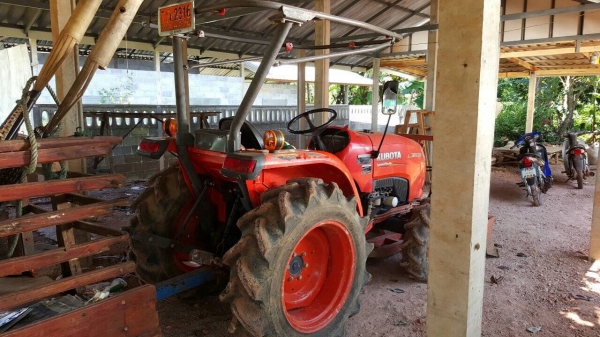ขายรถไถ KUBOTA 3608 ปี 53 เอกสารเล่มทะเบียนครบ รถใช้งานน้อย อุปกรณ์มีผานดันหน้า ผาน 4 และผาน 5 ขายรถไถ KUBOTA 3608 ปี 53 เอกสารเล่มทะเบียนครบ รถใช้งานน้อย อุปกรณ์มีผานดันหน้า ผาน 4 และผาน 5