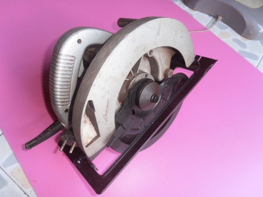 เลื่อยวงเดือน มากิต้า 9 นิ้ว เลื่อยวงเดือน มากิต้า 9 นิ้ว