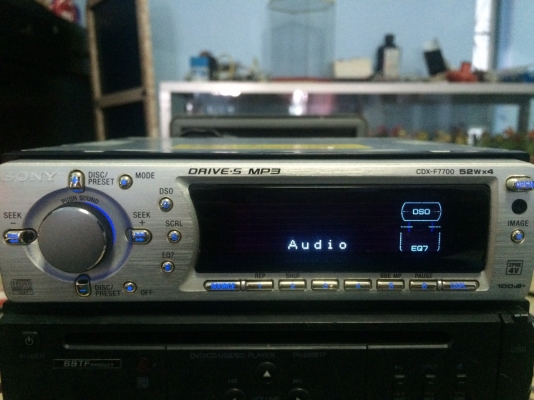 SONY CDX-7700 24Bit 4V รุ่นใหญ่ MP3-RW CD-RW AUX จอกราฟฟิก ลูกเล่นเยอะ ปรีเอ้า3ชุด 1AUX คุมกล่องCD พร้อมรีโมท สภาพสวย มือ2 ญี่ปุ่น