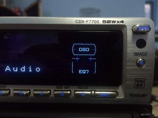 SONY CDX-7700 24Bit 4V รุ่นใหญ่ MP3-RW CD-RW AUX จอกราฟฟิก ลูกเล่นเยอะ ปรีเอ้า3ชุด 1AUX คุมกล่องCD พร้อมรีโมท สภาพสวย มือ2 ญี่ปุ่น