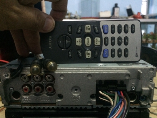 SONY CDX-7700 24Bit 4V รุ่นใหญ่ MP3-RW CD-RW AUX จอกราฟฟิก ลูกเล่นเยอะ ปรีเอ้า3ชุด 1AUX คุมกล่องCD พร้อมรีโมท สภาพสวย มือ2 ญี่ปุ่น