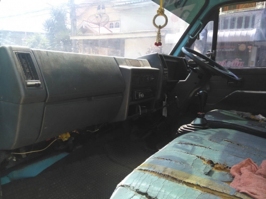 ขาย 265,000บ หกล้อ อีซูซุ NKR110 ปี35 แอร์ เกียร์สั้น สภาพดีสวยบางเดิมพร้อมใช้ ทะเบียนพร้อมโอน