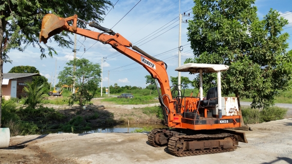 ขายด่วนรถเเม็คโครคูโบต้า KH-25แทคเหล็กเทียบเท่า PC25เคื่องคูโบต้า3สูบเก่าญี่ปุ่นแท้ไม่เคยใช้งานเมืองไทยเลยส่งให้ฟรีๆ