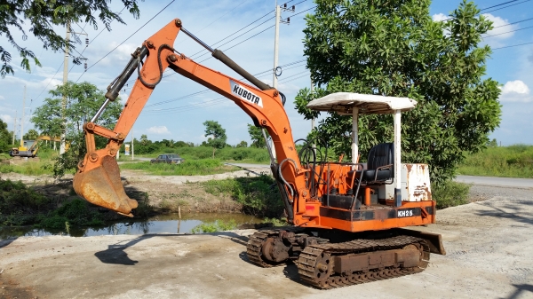 ขายด่วนรถเเม็คโครคูโบต้า KH-25แทคเหล็กเทียบเท่า PC25เคื่องคูโบต้า3สูบเก่าญี่ปุ่นแท้ไม่เคยใช้งานเมืองไทยเลยส่งให้ฟรีๆ