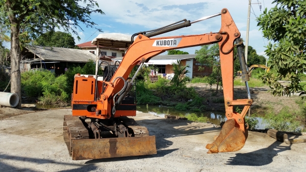 ขายด่วนรถเเม็คโครคูโบต้า KH-25แทคเหล็กเทียบเท่า PC25เคื่องคูโบต้า3สูบเก่าญี่ปุ่นแท้ไม่เคยใช้งานเมืองไทยเลยส่งให้ฟรีๆ