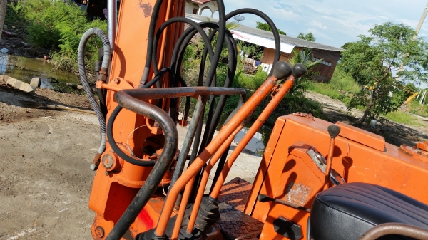 ขายด่วนรถเเม็คโครคูโบต้า KH-25แทคเหล็กเทียบเท่า PC25เคื่องคูโบต้า3สูบเก่าญี่ปุ่นแท้ไม่เคยใช้งานเมืองไทยเลยส่งให้ฟรีๆ