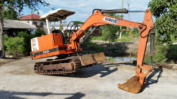 ขายด่วนรถเเม็คโครคูโบต้า KH-25แทคเหล็กเทียบเท่า PC25เคื่องคูโบต้า3สูบเก่าญี่ปุ่นแท้ไม่เคยใช้งานเมืองไทยเลยส่งให้ฟรีๆ
