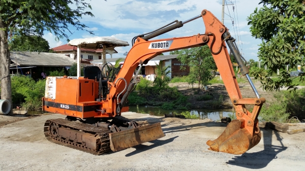 ขายด่วนรถเเม็คโครคูโบต้า KH-25แทคเหล็กเทียบเท่า PC25เคื่องคูโบต้า3สูบเก่าญี่ปุ่นแท้ไม่เคยใช้งานเมืองไทยเลยส่งให้ฟรีๆ