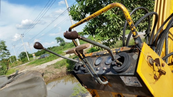 ขายด่วนรถเเม็คโครยันม่าYB25Bเทียบเท่า PC25เคื่องยันม่า3สูบรถนำเข้าเก่านอกไม่เคยใช้งานในเมืองไทยเลยส่งให้ฟรี