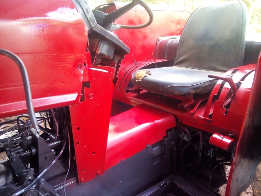 งดต่อรองครับ ราคานี้วันนี้วันเดียวครับ 35000บาทลดสุดๆไปครับ รถไถใหญ่75แรงม้า ตัวเปล่า ไฮโดลิคดี เกียร์ดี พวงมาลัยเพาเวอร์ เอาไปติดคีบติดตัก