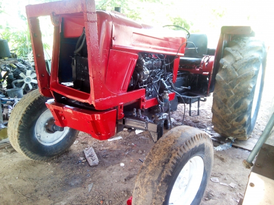 งดต่อรองครับ ราคานี้วันนี้วันเดียวครับ 35000บาทลดสุดๆไปครับ รถไถใหญ่75แรงม้า ตัวเปล่า ไฮโดลิคดี เกียร์ดี พวงมาลัยเพาเวอร์ เอาไปติดคีบติดตัก