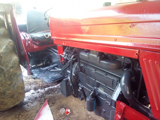 งดต่อรองครับ ราคานี้วันนี้วันเดียวครับ 35000บาทลดสุดๆไปครับ รถไถใหญ่75แรงม้า ตัวเปล่า ไฮโดลิคดี เกียร์ดี พวงมาลัยเพาเวอร์ เอาไปติดคีบติดตัก