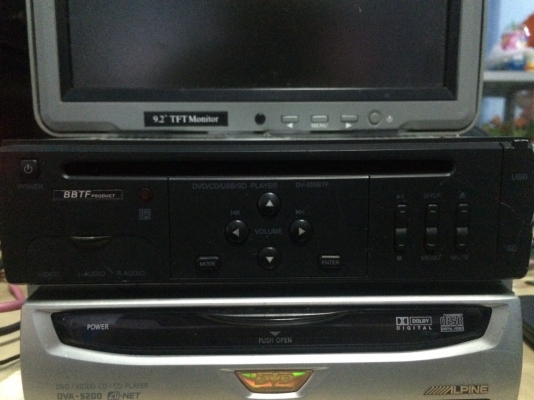 BBTF DV-555BTF USB SDCARD DVD-RW VCD-RW MP3-RW CD-RW AUX ปรีเอ้า1ชุด ด้านหลัง Vedio2ชุด ด้านหลัง ปรีเอ้า1ชุด ด้านหน้า Vedio1ขุด ด้านหน้า ไม่มีภาคขยาย มือ2 ญี่ปุ่น