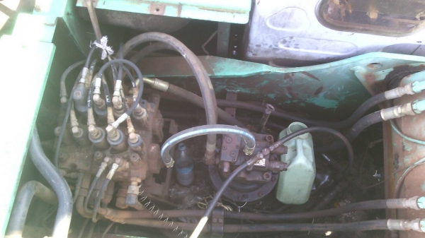 ขายด่วนรถแบคโฮYN10ชุปเปอรทำงานได้5พันกว่าชัวโมงมีเลม