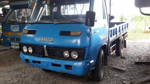 รถ4ล้ออิซูซุ เครื่อง74แรง ขายตามสภาพ ทะเบียนขาด3ปี