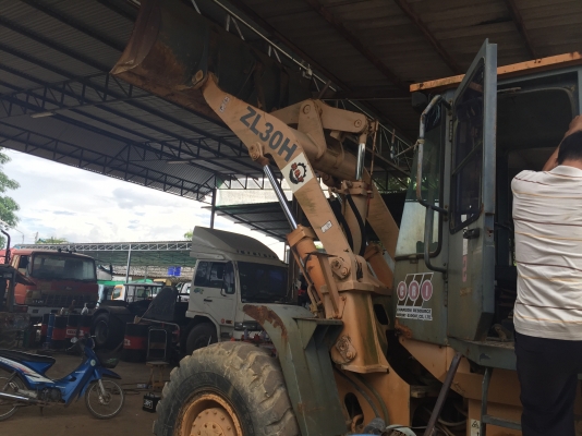 (ลดเหลือคันละ450000)รถตักล้อยาง ZL30H..ของ TMC..CHANGLIN มี2คัน รถจอดไม่ได้ใช้ แต่รถใช้งานได้ปกติ